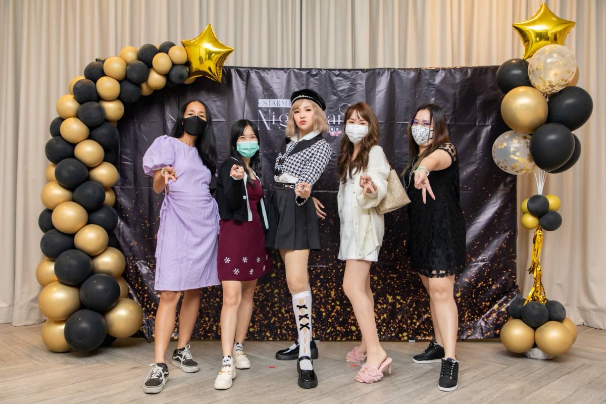 mctooktoon's tweet photo. ⭐️𝑆𝑡𝑎𝑟𝑀𝑒𝑒’𝑠 𝑁𝑖𝑔ℎ𝑡 𝑃𝑎𝑟𝑡𝑦
𝑃𝑟𝑒𝑠𝑒𝑛𝑡𝑒𝑑 𝑏𝑦 100𝑢𝑝𝑠𝑘𝑛🎤
เป็นทั้งพิธีกร เป็นวัยรุ่นY2K พอคอนเสิร์ตเริ่มก็เป็นstarmee ไปกระโดดกับเค้าด้วย💃 สนุกกันมั้ยคับวัยรุ่น(Y2K)? #100upsknxtommy #tommysittichok #StarMee #mctooktoon @tommysittichok @100up_official https://t.co/p35gIK1onH