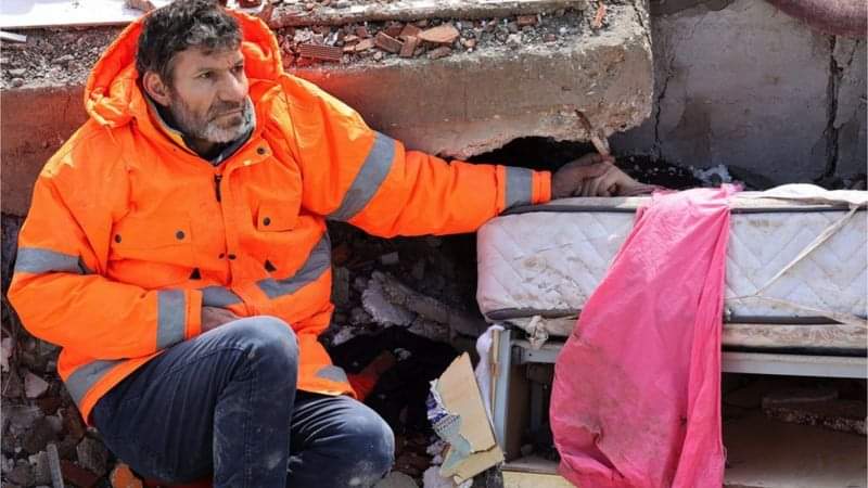 Andreas_Lim81's tweet photo. This breaks my heart. May there always be strength and hope for the victims of the earthquake in Turkiye and Syria.
#PrayForTurkeyAndSyria 
#TurkishEarthquake https://t.co/9B5jDZuJSK