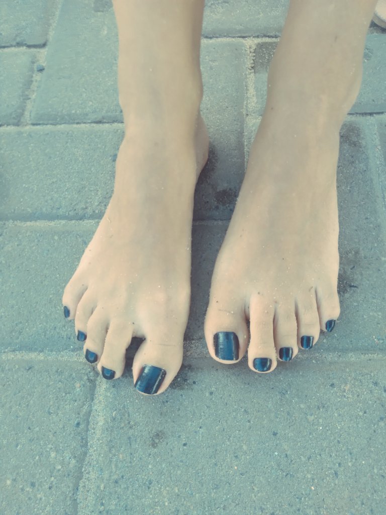 XxxtonC's tweet photo. #prettyfeet #perfectoes https://t.co/bYUokmBT4T
