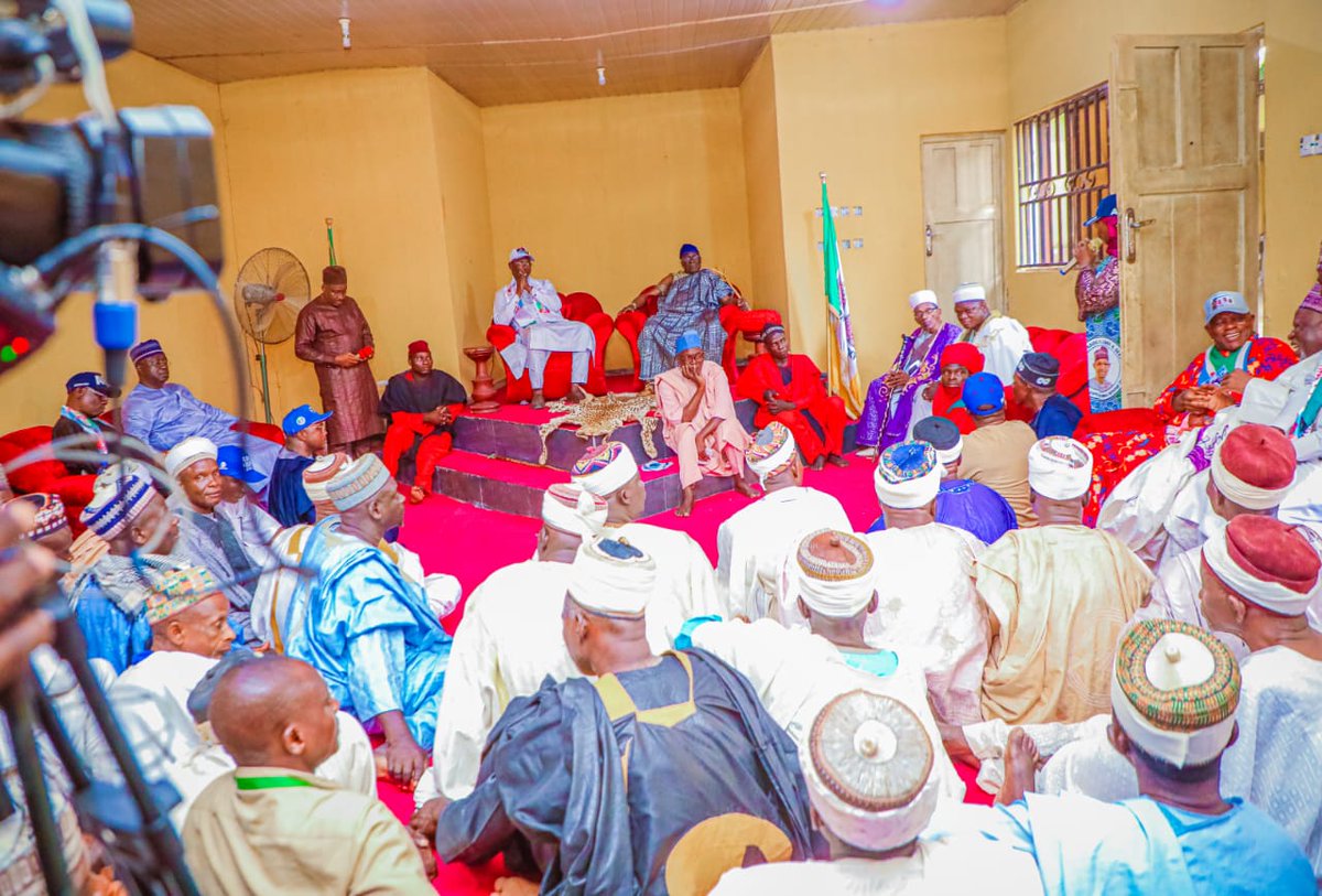 govaasule's tweet photo. Engr. Abdullahi A. Sule pays homage on HRH Barr. Joel Odyong Nyenkpa
His Excellency, Engr. Abdullahi A. Sule pays homage on HRH Barr. Joel Odyong Nyenkpa to seek for his royal blessings at his Palace in Panda Development Area, Karu LGA 8th February, 2023
#GOVAASULE https://t.co/3gfBMZct4V