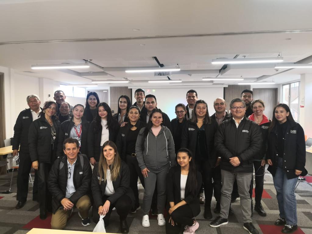 camaracomerbog's tweet photo. #Ahora | Disponemos de todo nuestro equipo en la sede de la CCB en Soacha, Cundinamarca, para apoyar a todos nuestros empresarios/as en una nueva Jornada de oportunidades para el emprendimiento y Fortalecimiento empresarial. ¡Te esperamos! https://t.co/Ah0CuQSjua