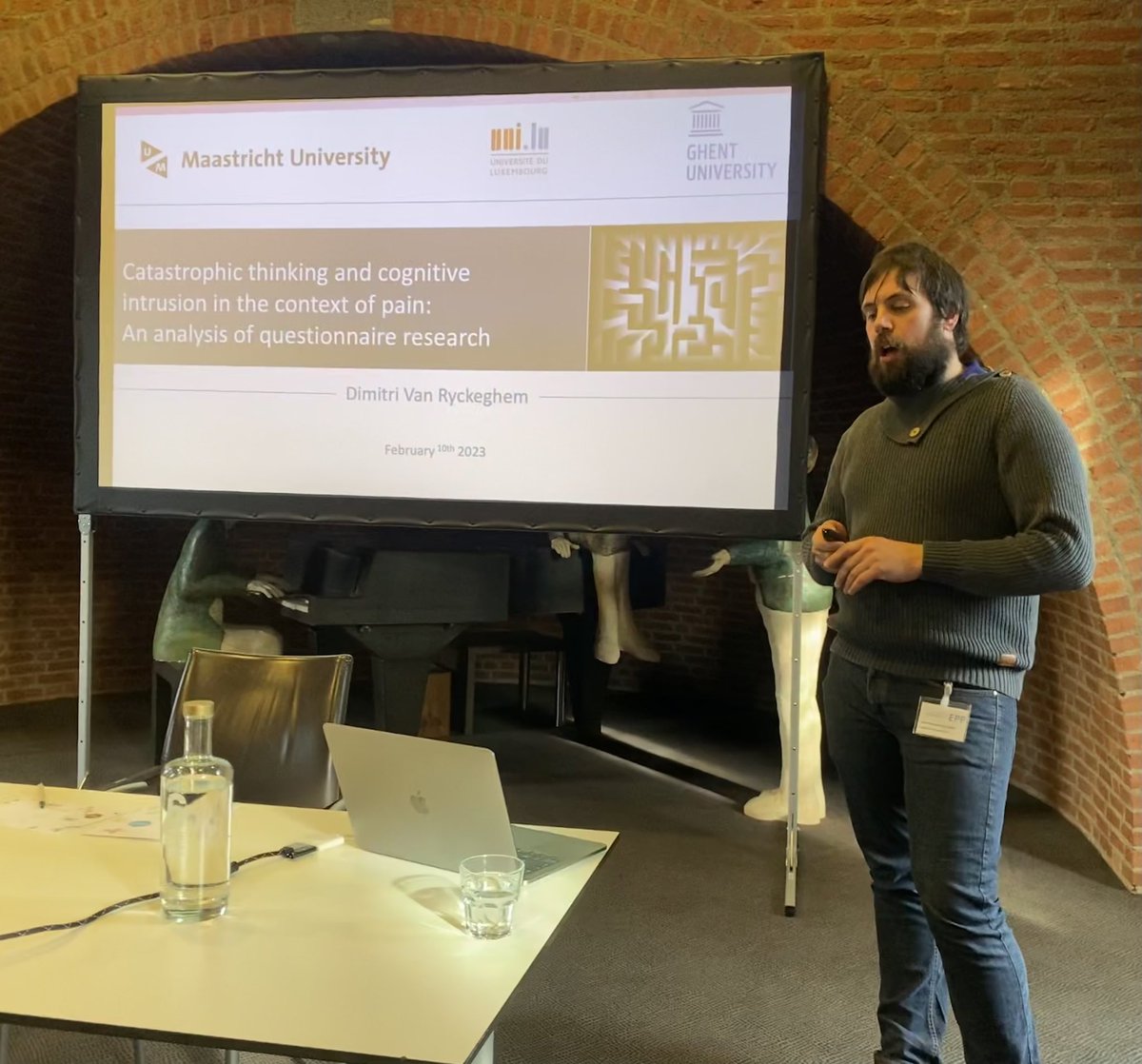 meuldersann's tweet photo. Third and last speaker of today’s EPP symposium, @dvryckeg @EHP_Maastricht reviewing #cognitive #intrusions in the context of #pain and critical remarks about whether we are measuring what we want to measure #contentvalidity @Renee_M_Visser https://t.co/LLdXrx7TJz