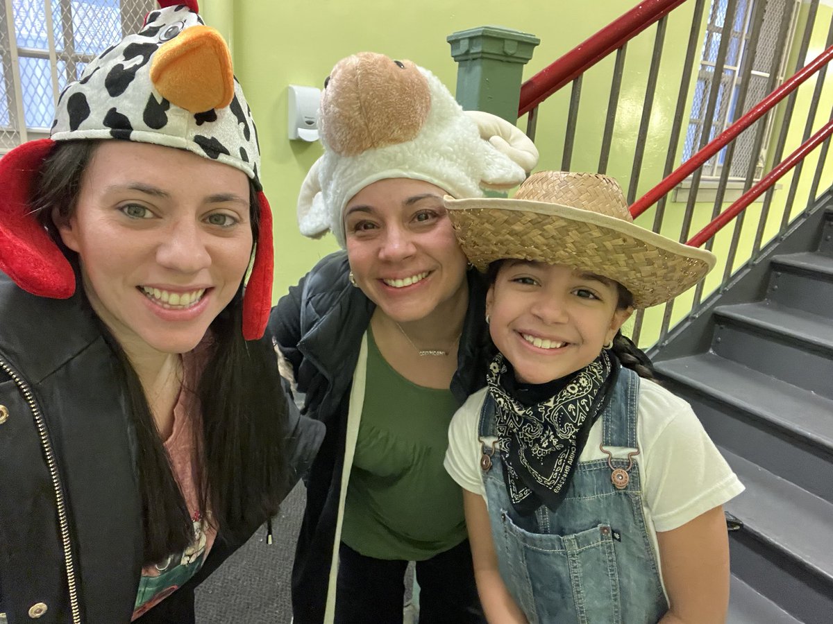 TheraErickson's tweet photo. 🗺️Just like that we are on a farm in Nebraska! 🎉Go SCHOOL SPIRIT Week! We are on a USA🇺🇸Road Trip! #usa #schoolspirit #community @DOEChancellor @jen_joynt @AnyaMunce @D8Connect @NYCSchools #sel #equity #connectinglearning #studentexperiences https://t.co/9tiTdgmZsi