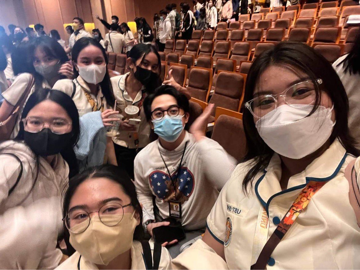nuebabies's tweet photo. Here’s how the Recollection went for those in the front-row seats! 🙏📿 https://t.co/6VLZG8ZfEX