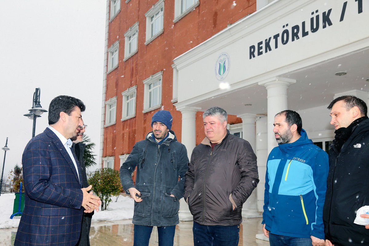 Deprem Çalışmaları Uygulama ve Araştırma Merkezi’nden hocalarımızı deprem sonrası hasar tespitine katkı sunmak ve araştırmalar yapmak üzere Gaziantep’e uğurladık.

İncelemeleri neticesinde hazırlayacakları raporu kamuoyu ve yetkili birimlerle paylaşacağız.

Yolları açık olsun.
