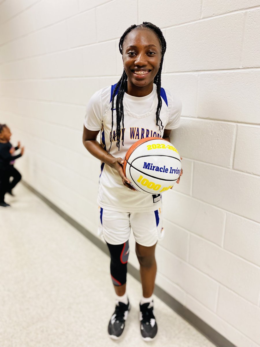 Gilda_Moore_'s tweet photo. To God, without you this would not be possible. @iamiracle22 I am so proud of you. Missing half the season last year due to an ACL injury and still get that ball this year was ALL GOD. To my family, Coach Pierre, the coaching staff, and the Lady Warriors I love y’all. #LLD https://t.co/JOIQcvzvMi