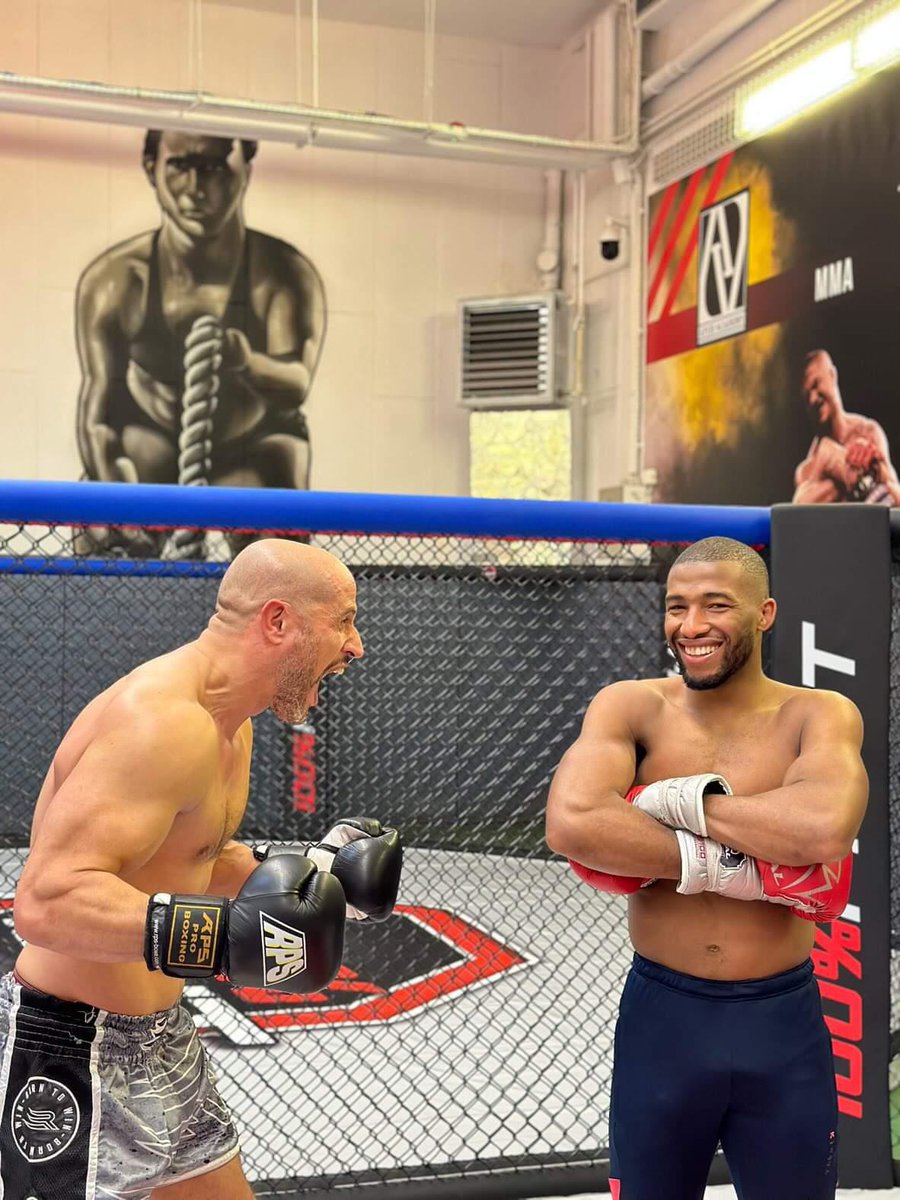 SuperProdige's tweet photo. La vidéo tant attendue entre Salahdine Parnasse & Greg MMA , sera disponible à 18h sur la chaîne YouTube Karaté Bushido 💥
@SalahdineP @KARATEBUSHIDO1
#MMATwitter #MMA #SUPERPRODIGE https://t.co/7dDXFI52h7