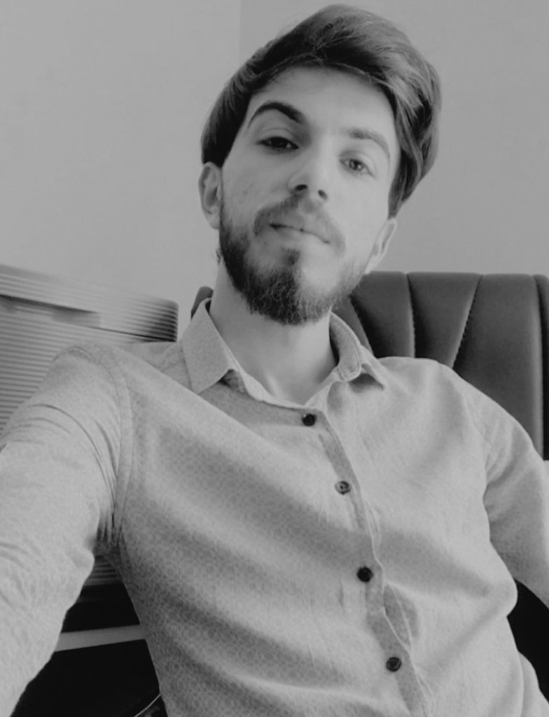 garidesdanerr's tweet photo. 23 yıllık şımarıklığım bugün sizlerle beraber toprağa girdi. Allah'ım sizleri cennetine alsın, peygambere komşu eylesin inşallah🙏🥹 https://t.co/0gwTcAZ8E1