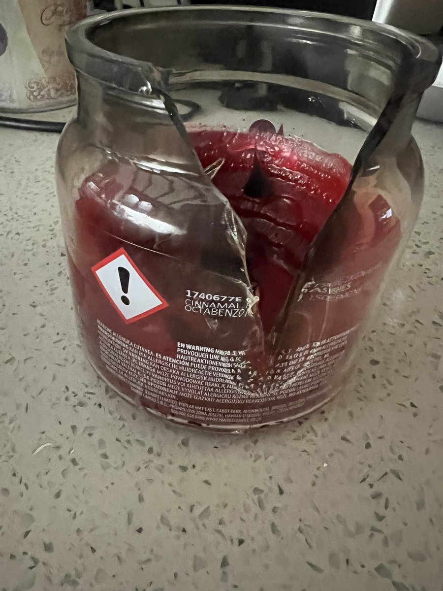 coolhandhan's tweet photo. @TheYankeeCandle this happened to our candle, lucky more damage wasn’t done? Disappointed and concerned. #CustomerService #dangerous https://t.co/cN6bFOHcpE
