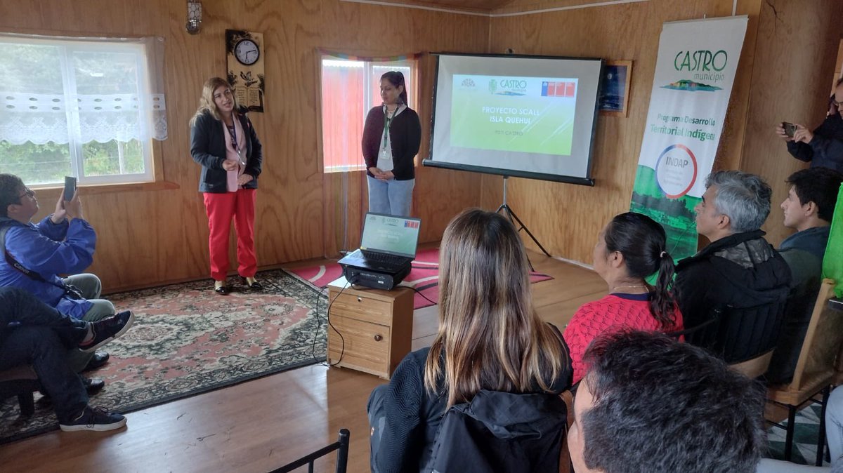 seremisalud10's tweet photo. 🚰🌧 En la isla #Quehui de la comuna de #Castro, Seremi Salud @karin_solish junto a diversas instituciones visitaron la experiencia piloto de recolección y potabilización de agua lluvia, iniciativa innovadora y sustentable para los territorios. https://t.co/HXyqkNOUtX