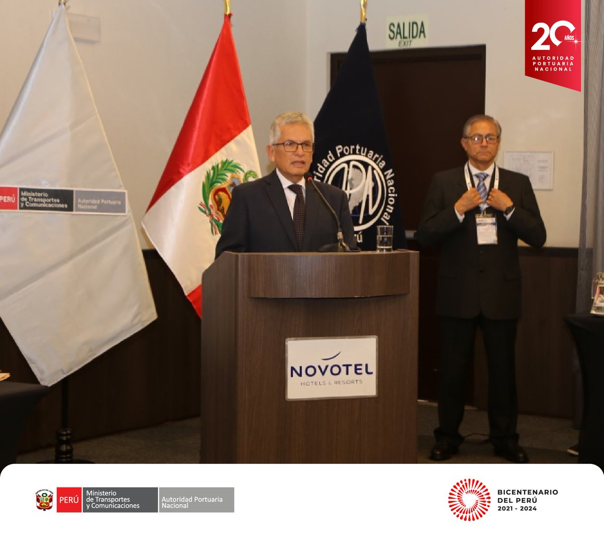 APN_PuertosPeru's tweet image. ✔ Esta actividad, inaugurada por el presidente del Directorio de la #APN, Manuel Hinojosa, busca probar las capacidades y procedimientos con los que cuentan las autoridades del puerto, frente a una crisis que ponga en riesgo su continuidad.

#ProtecciónPortuaria
#CódigoPBIP
#APN