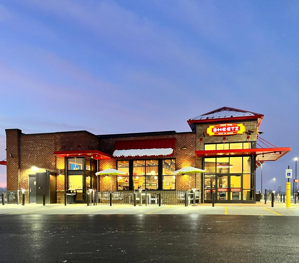 SheetzJobs's tweet photo. If you're proud to be a member of the #SheetzFam, show us some love in the comments below!👇❤️ https://t.co/NGks1crAVe