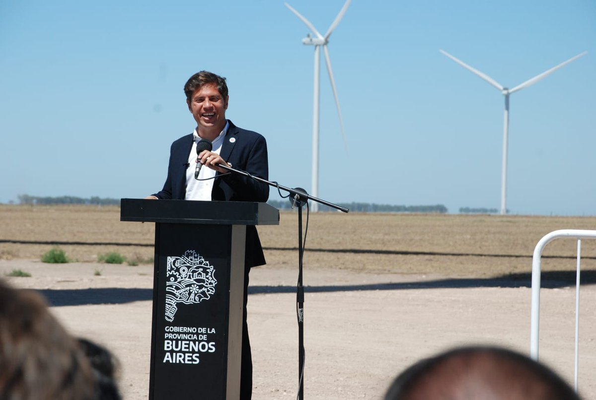 rodrisartori's tweet photo. 📍Acompañamos en la Inauguración del Parque Eólico @PampaEnergia lV al Gobernador de la Prov. de Buenos Aires @Kicillofok 

Esta construcción de 18 aerogeneradores en #CoronelRosales le aportarán al sistema energético una potencia equivalente al consumo de 100 mil hogares.

🧵👇 https://t.co/MWGZ5GOvw9