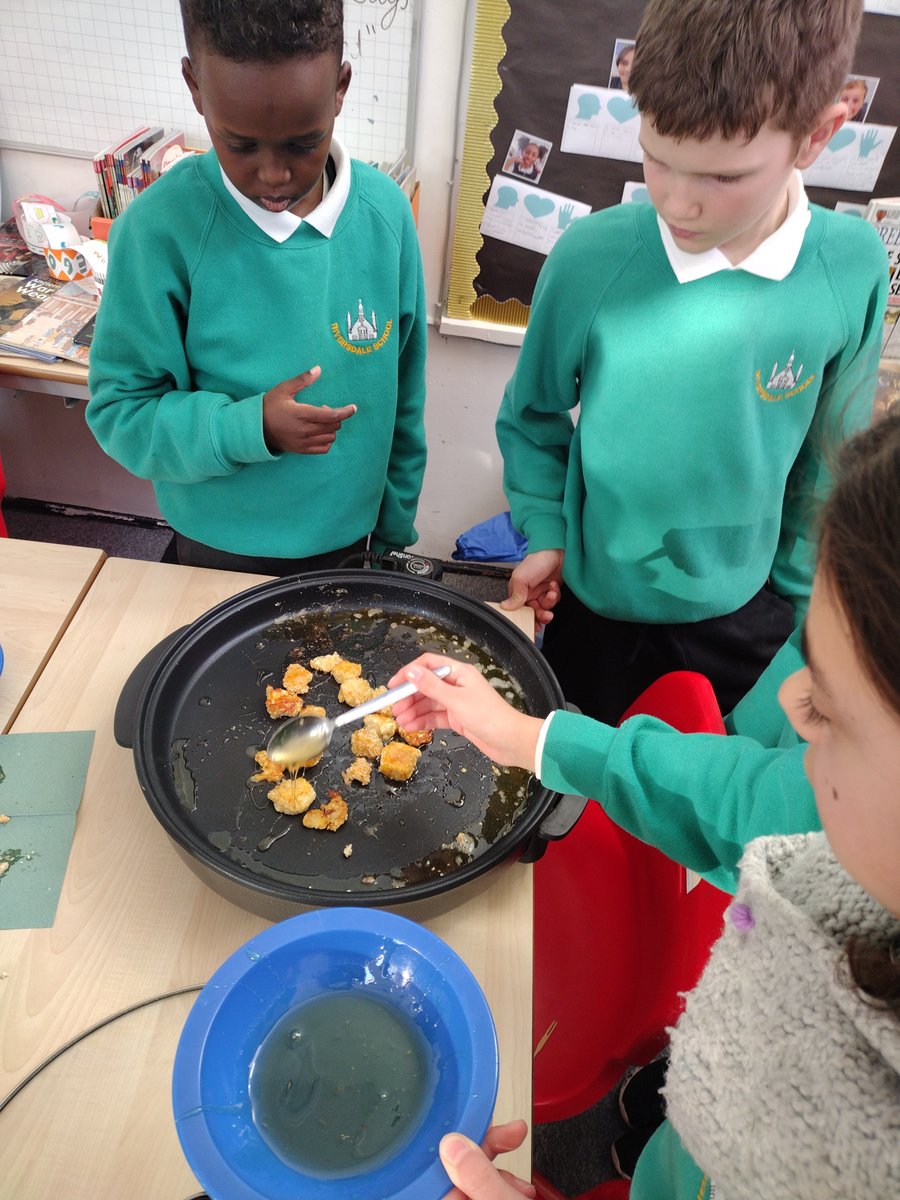 RiversdalePS's tweet image. Our Year 6 have been on a tasting adventure this week, sampling delicious delights from Greece! Check us out as we sampled feta, olives and Greek yoghurt! Later, we covered our feta in sesame seeds, fried til golden brown and then smothered this in honey! #RiversdalePS