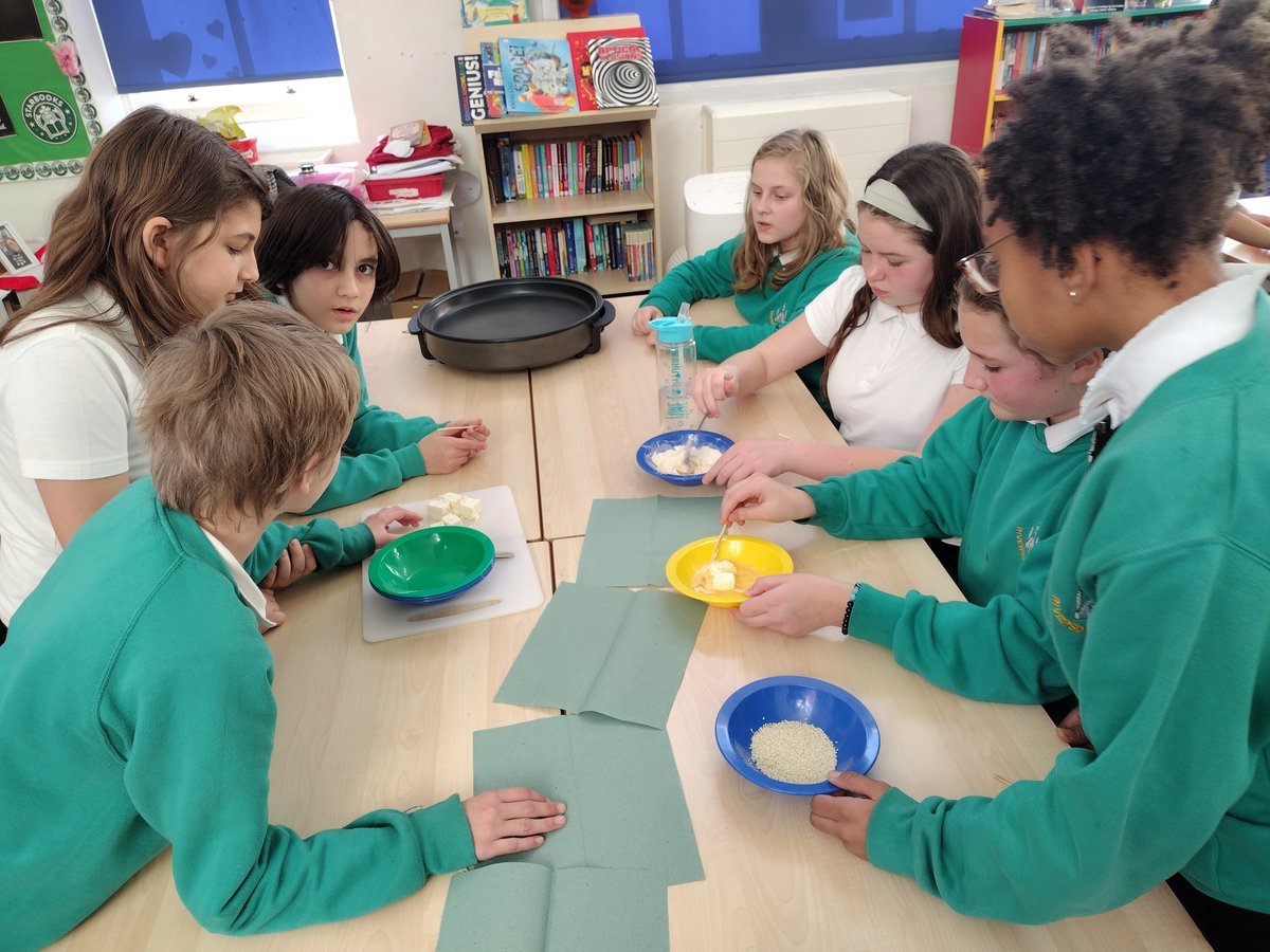 RiversdalePS's tweet image. Our Year 6 have been on a tasting adventure this week, sampling delicious delights from Greece! Check us out as we sampled feta, olives and Greek yoghurt! Later, we covered our feta in sesame seeds, fried til golden brown and then smothered this in honey! #RiversdalePS