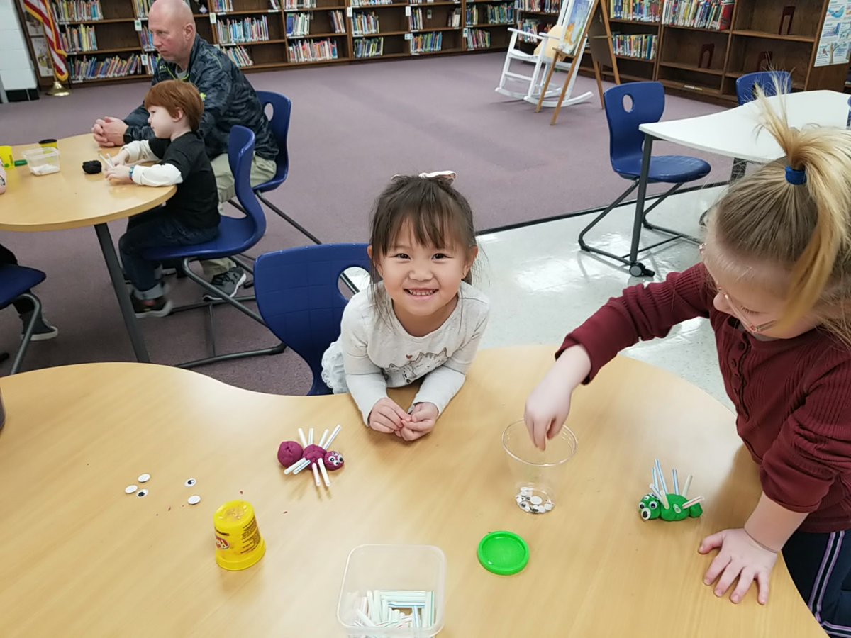 msvicki18kiddos's tweet photo. PK Learning Nursery Rhymes: Ms. Little connects our lesson with reading Itsy Bitsy Spider and making spiders. Then we check out our books to take home. Thumbs up for Ms. Little! @claremont_elem @SigmonJR @Mamamoosieof2 @mrjamesfrye @KTLunz https://t.co/3hJ2j18dsF