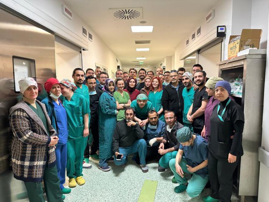 Günlerdir ameliyathaneden çıkmayan, Elbistan Devlet Hastanesi ameliyathane personeli…