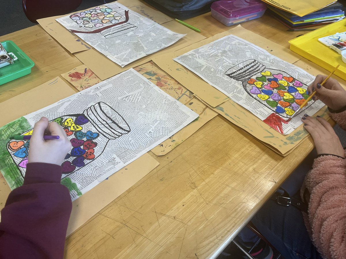 emily_lovee78's tweet image. Valentine affirmation heart project with 7th grade- one student wanted to wear my apron that hasn’t been worn in over 3 years!  #wdpride