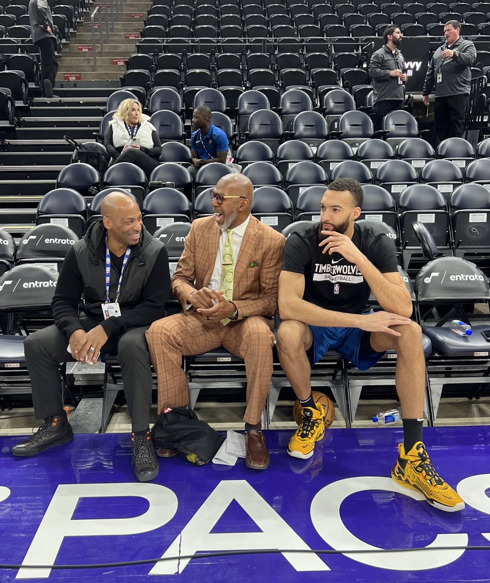 bigTbailey's tweet photo. Good to have you both back in Salt Lake last night @rudygobert27 #delldemps https://t.co/q5cD0fjULa