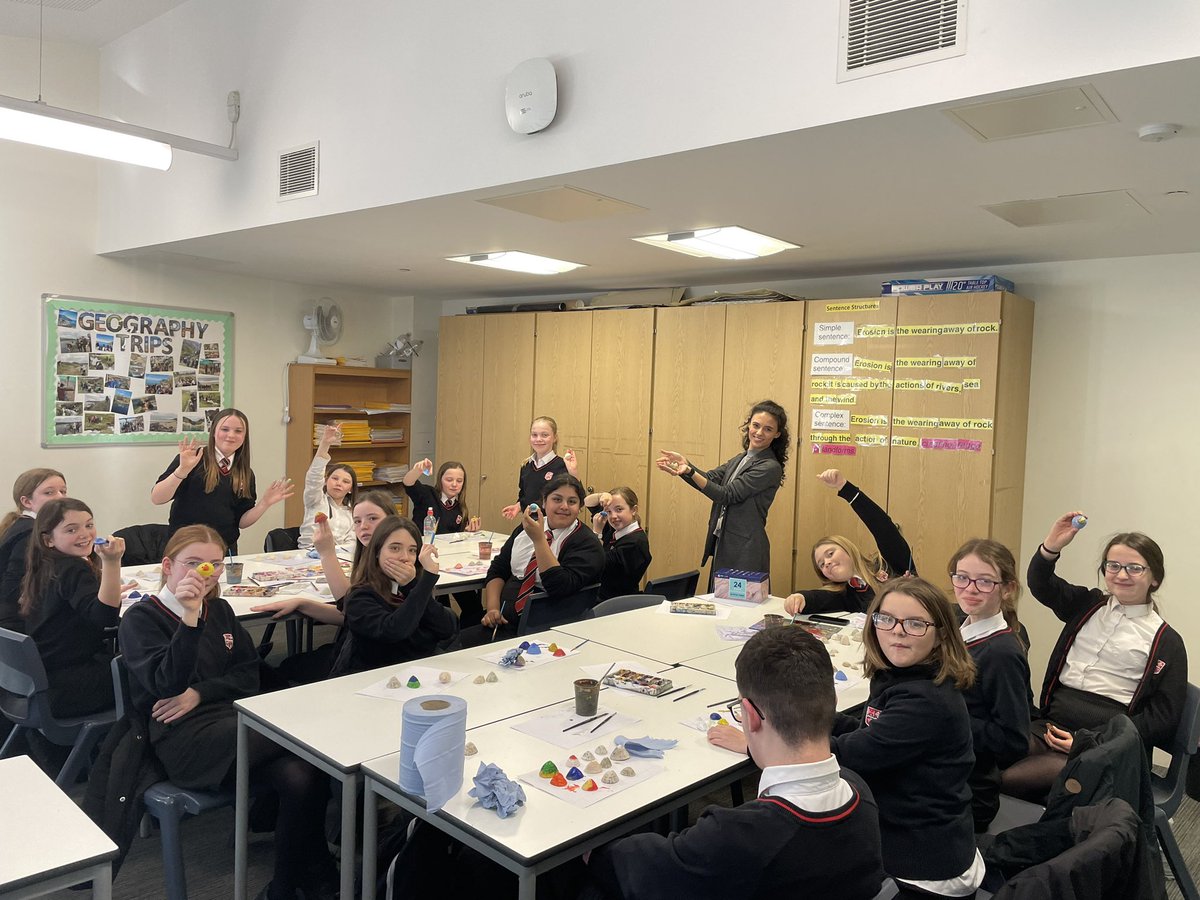 StCyresEco's tweet photo. Eco club had a lovely afternoon shell painting! 🐚 Plenty of snacks to get us through 🍪 See you again next week! https://t.co/NyBeCaRD1u