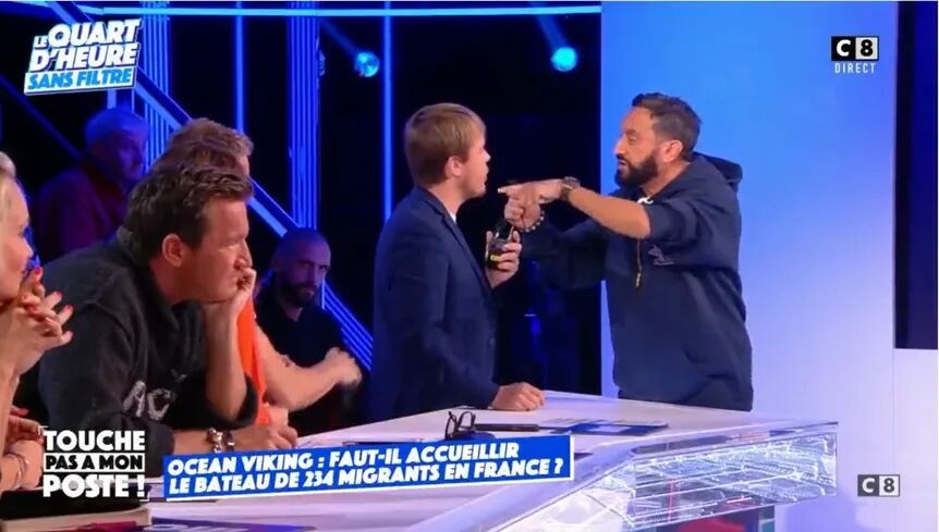 franceinter's tweet photo. C’est une amende record. 

Insultes de Hanouna à un député : l’Arcom inflige une amende de 3,5 millions d'euros à C8
➡️ https://t.co/LYpEStmcL0 https://t.co/9EEK9PhgoZ