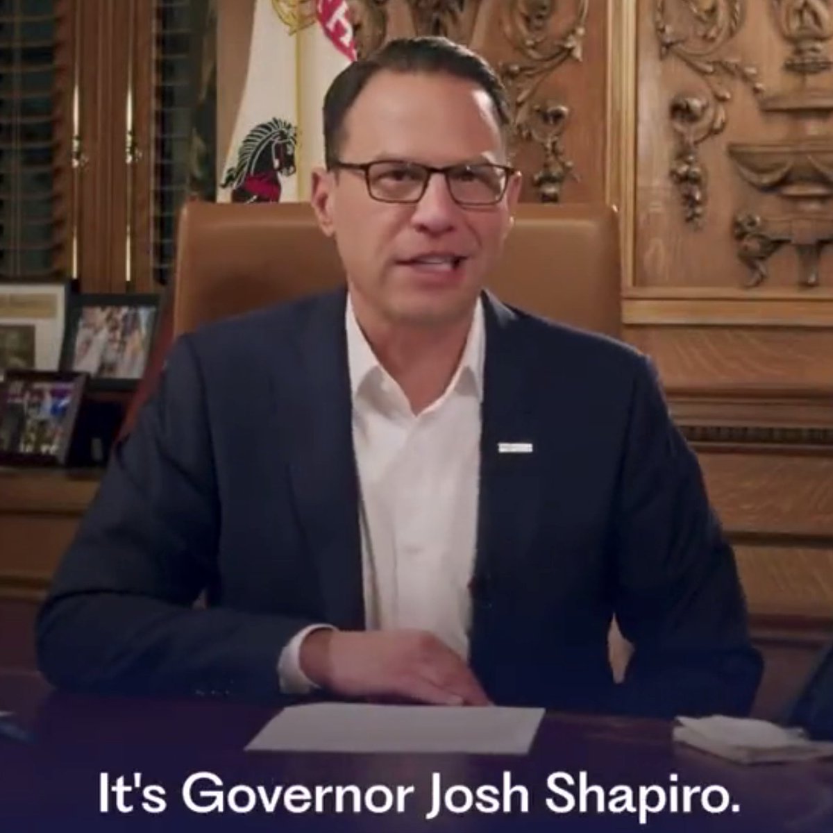 ImpossumP's tweet photo. @WildRover_ @GovernorShapiro @GovLauraKelly @Eagles Small Bizznass has been waiting his whole life to play Governor. How can you spoil all his fun? https://t.co/JU1z28T74D