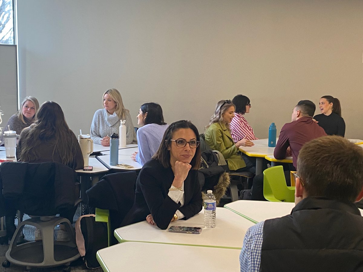commsjf's tweet photo. The Department of Media and Communication joined with the Department of Marketing to sponsor a networking event. There were a handful of professionals who engaged our students with different opportunities. https://t.co/YTtkRLCPxW