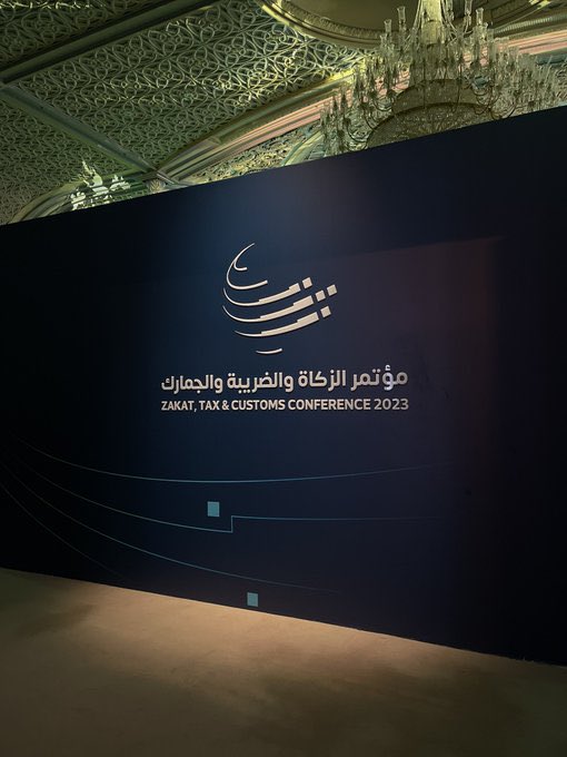 DesMeet's tweet image. .

شعار #مؤتمر_الزكاة_والضريبة_والجمارك

البساطة فيه ملفته
بينما يجمع ثلاث معاني أساسية بطريقة ذكية 👌🏼

التوافق مع العالم
(الكرة الأرضية)
استدامة اقتصادية
تعزيز التقنية

تشوف فيه دلالات ثانية؟

.