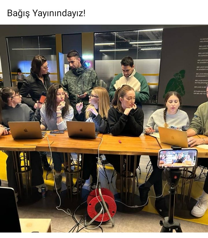 ruyakarabey's tweet photo. Minnettarız size teşekkürler!🙏
Bu resimde olmayan daha nice güzel insan #deprem #bağış #danlabilic #HazalKaya #müjdeuzman #sinaözer #cemalcansever #şeydaerdoğan #cemresolmaz #nurgulyeşilçay #DuyBeni #NoluyoYa #YaliCapkini #OguzhanUgur.... https://t.co/8MfkBDs3Ta