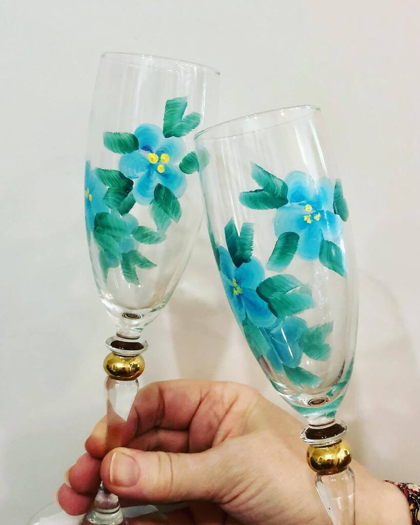 Toast your someone special with these hand painted champagne 🥂 flutes 🍾#goldntimejewellery #downtownvernonbc #uniquegiftware #goldntimeforalifetime instagr.am/p/Coc0mPRP1OJ/