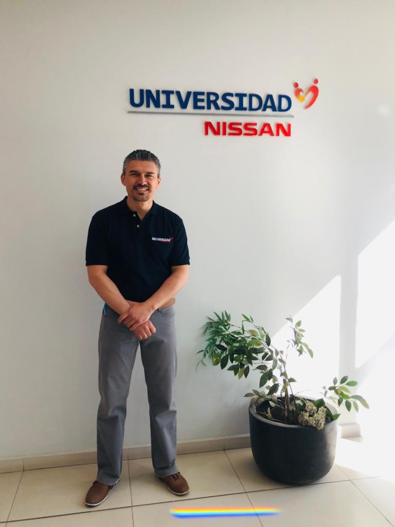 Mis consejos para los estuantes son: 

Siempre manténganse actualizados, sepan adaptarse a la situación lo más rápido posible y creen su juicio; actúen en congruencia con el mismo y, ante todo, ¡expresen y mantengan una conducta segura para permitir el logro de sus objetivos!