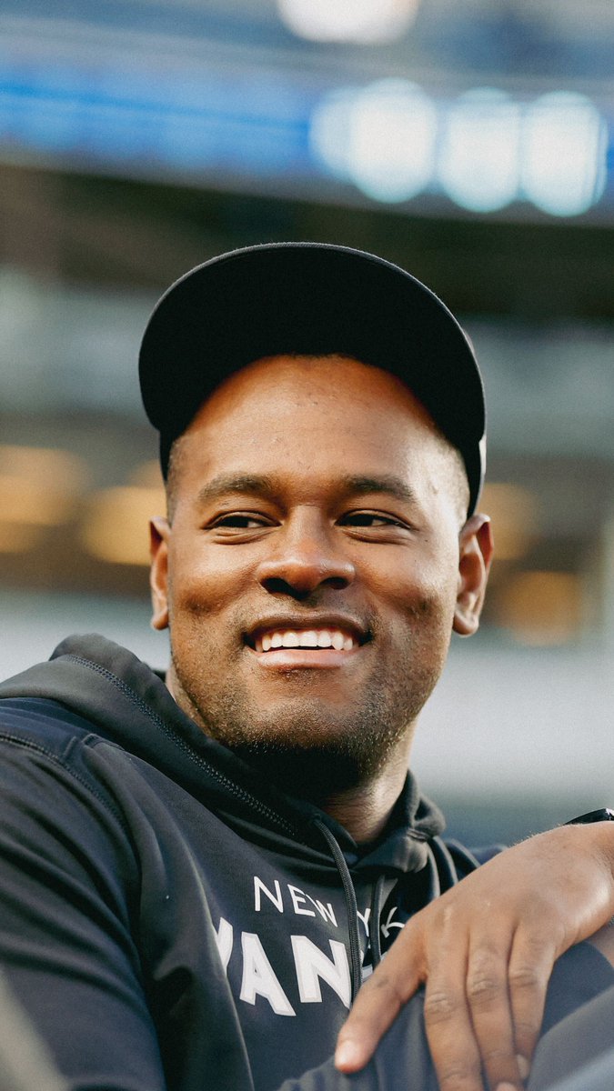 Yankees's tweet image. 1 week until pitchers and catchers report 🔥