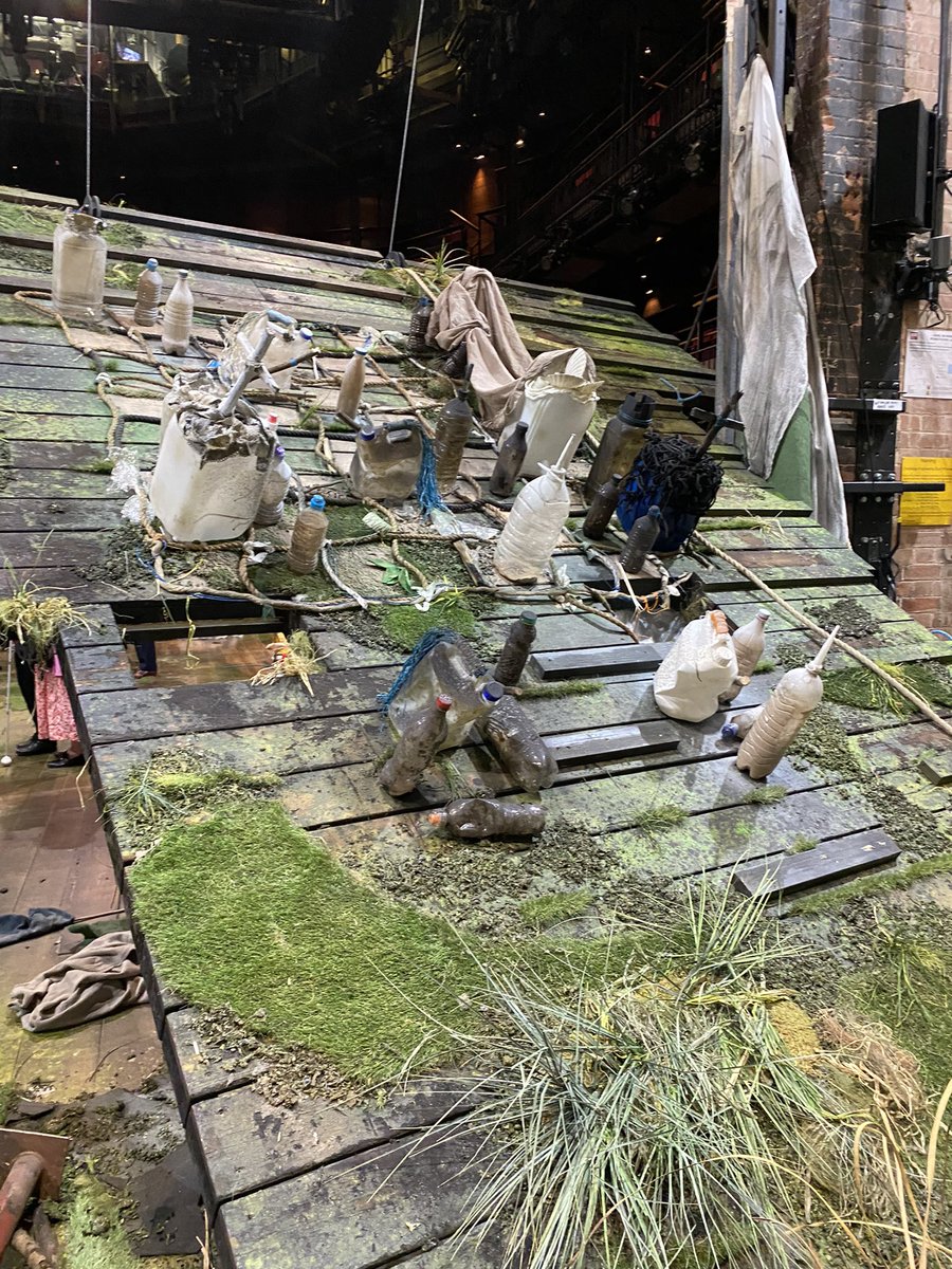 Thank you <a href="/TheRSC/">The RSC</a> for being so welcoming and inclusive. Your attitude to access is paving the way for audiences of the future! (10/10 for the new Audio Description headsets)