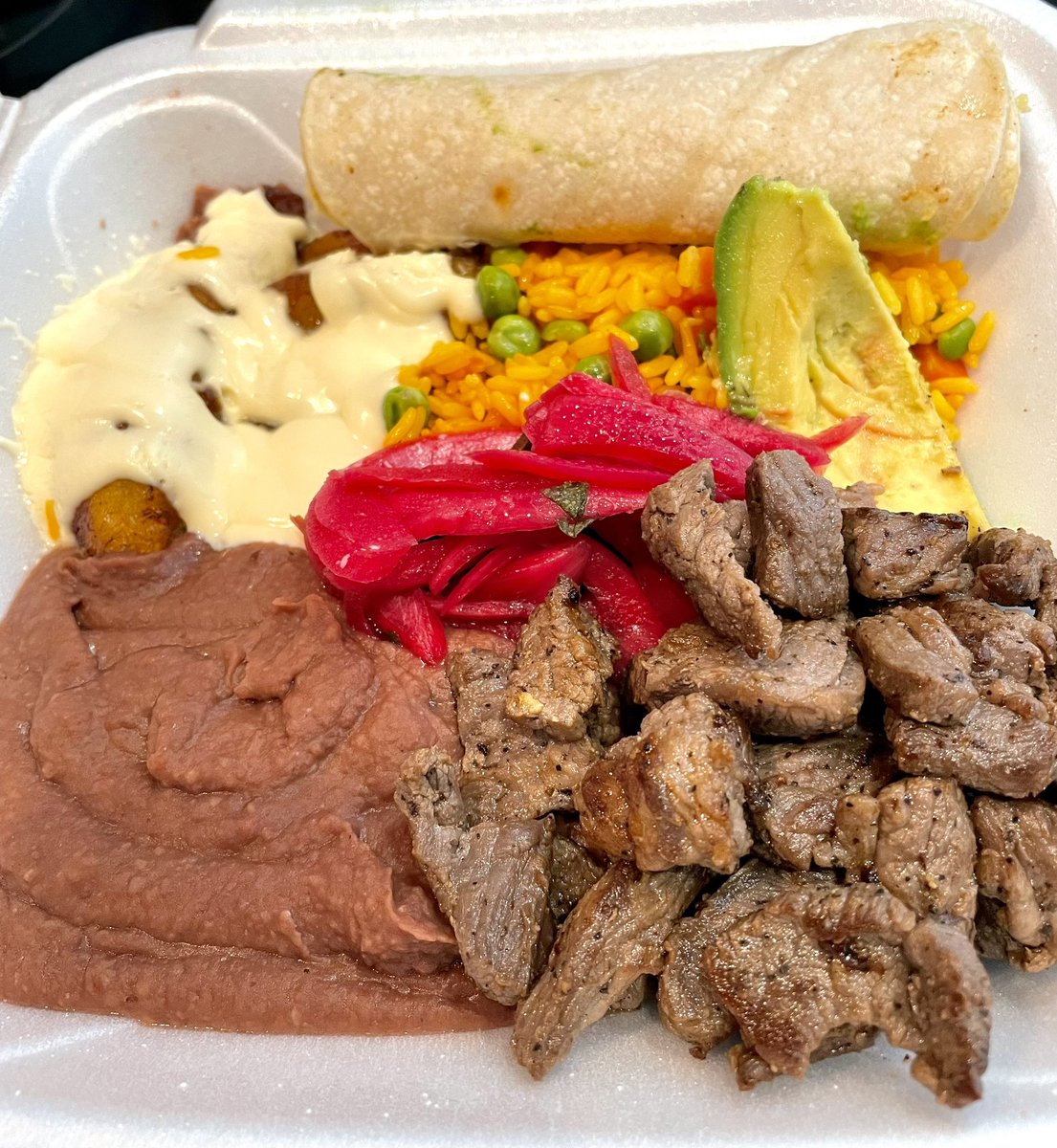 mr305eth's tweet photo. Todays lunch, Colombia food in south Tampa/Riverview area. Great food trucks across the Winn-Dixie on 301. #Foodie #TampaBay #Riverview #CocoBaleadas #Rappi #Colombian #Honduran 🔥🔥🔥 https://t.co/zZmkDBSw6K
