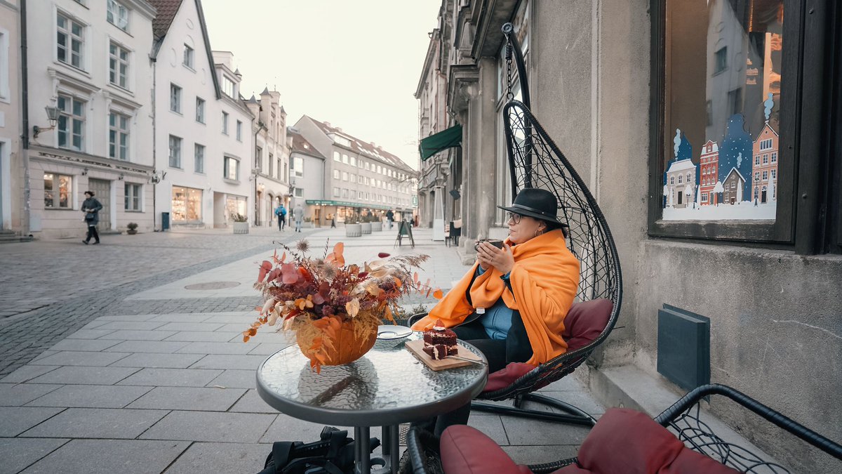 PollyClassic's tweet photo. Some wide angle shots from my home town! These are actually screen grabs from the Sony A7IV footage that I’ve edited in PS. Your girl can’t do filming and photo shooting at the same time…yet! https://t.co/8f4FVJxQr5