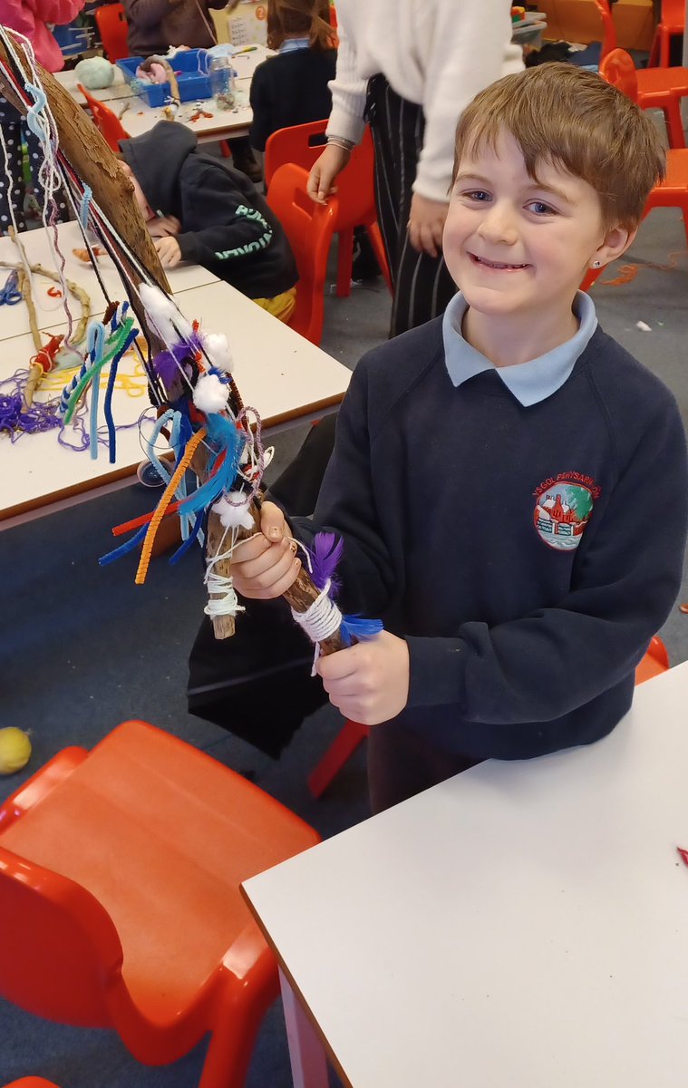 Gwionaled's tweet photo. Chwedlau lleol yw thema prosiect creadigol Ysgol Gynradd Penysarn ! Dychymyg, chwilfrydedd a chwarae!! Prosiect hyfryd. @LeisaMererid @elengwilym #dysgucreadigol @Celf_Cymru https://t.co/sNdD1PbXRv