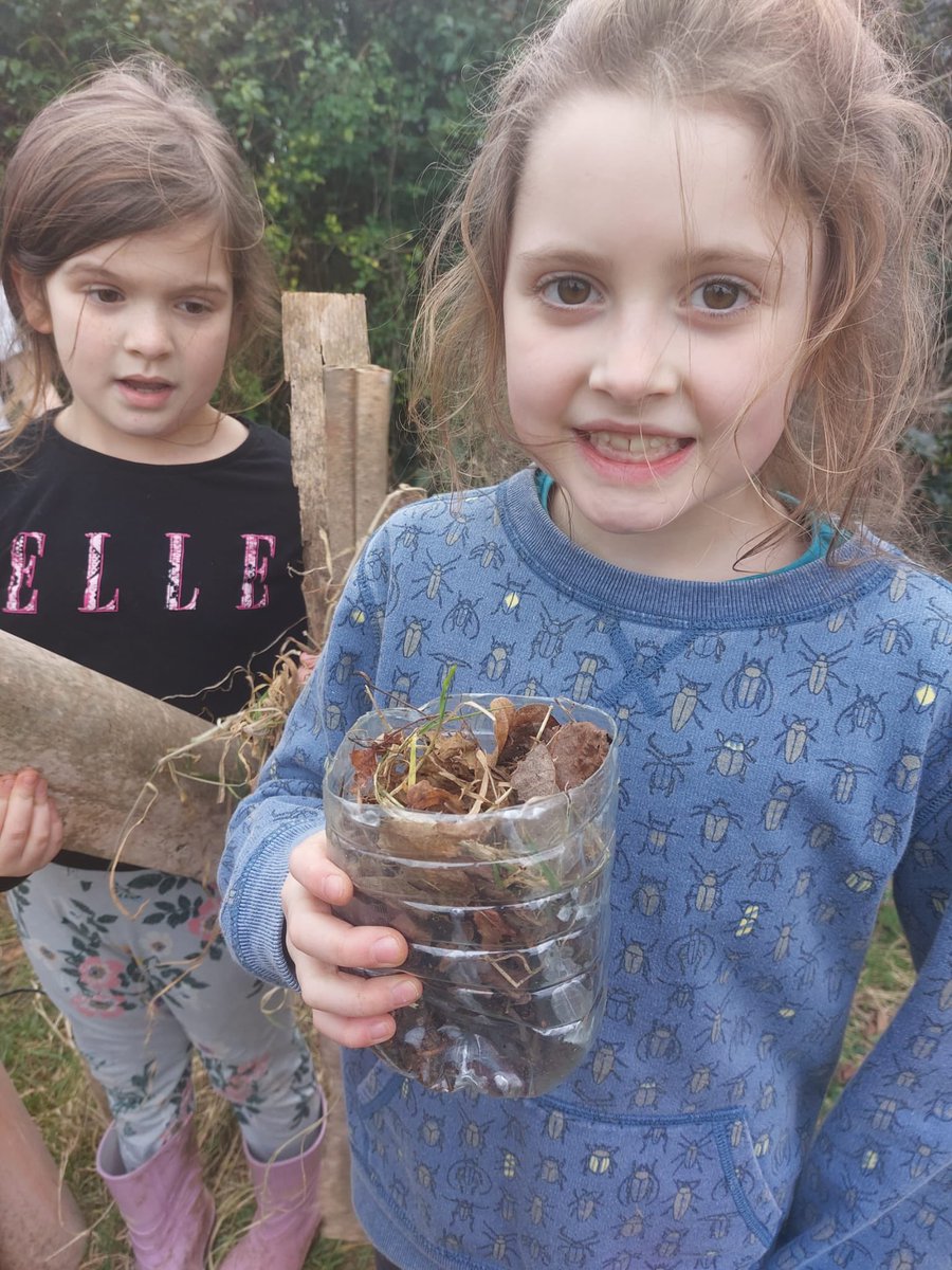 Chwedlau lleol yw thema prosiect creadigol Ysgol Gynradd Penysarn ! Dychymyg, chwilfrydedd a chwarae!! Prosiect hyfryd. <a href="/LeisaMererid/">Leisa Mererid</a> <a href="/elengwilym/">elencelf</a> #dysgucreadigol <a href="/Celf_Cymru/">Cyngor Celfyddydau Cymru</a>