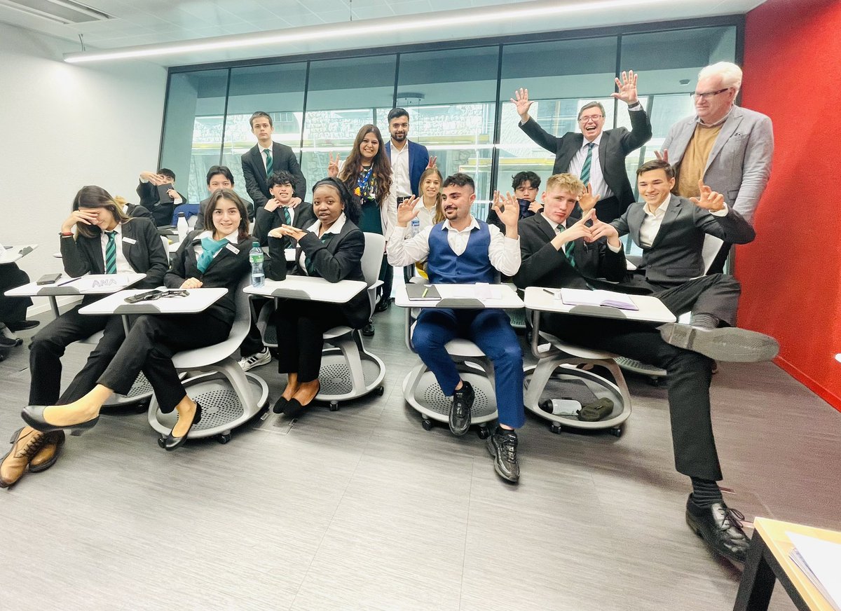 ruby_bakshi's tweet image. Dr Ruby conducted highly engaging session on Personality Development for enthusiastic students from Malmö Borgarskola  #Sweden at Hotel Institute Montreux  #switzerland 
#kahootprofessor
#rubybakshikhurdi #jung #personality