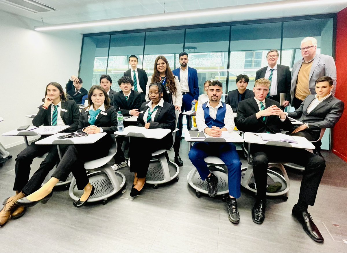 ruby_bakshi's tweet image. Dr Ruby conducted highly engaging session on Personality Development for enthusiastic students from Malmö Borgarskola  #Sweden at Hotel Institute Montreux  #switzerland 
#kahootprofessor
#rubybakshikhurdi #jung #personality