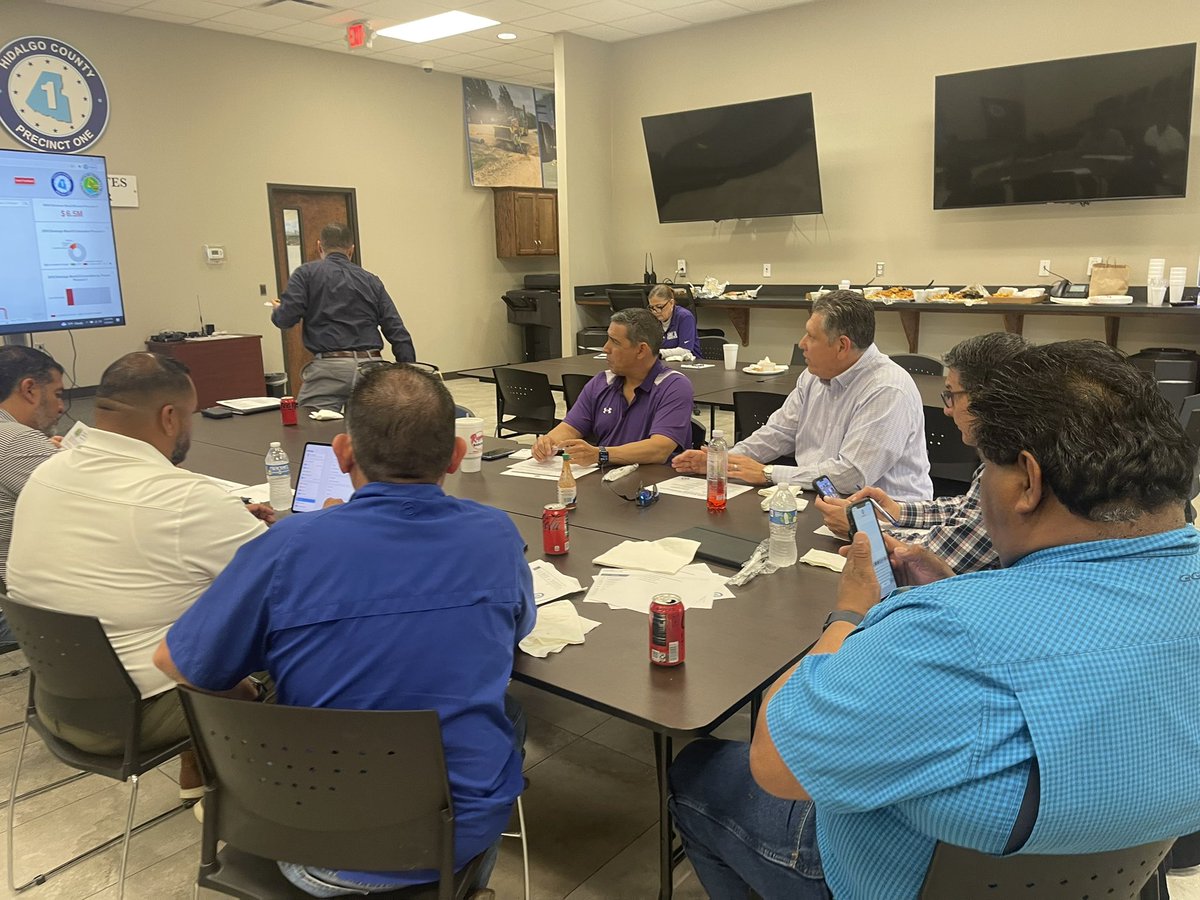 HCP1_Fuentes's tweet photo. Meeting with @hcdd_1 Hidalgo County Drainage District to go over current drainage projects within Precinct 1.#drainage #pct1 #hcdd1 #hidalgocounty @HidalgoCounty https://t.co/Rt5RyvIY6d