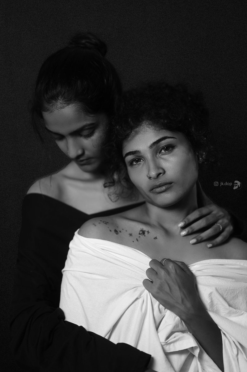 Dir_J_K's tweet image. Your lips makes me toxicated, your eyes pierce through my soul, I never felt obsessed and madly in love with someone, the girl of my dreams, the hunger to my flesh, the comfort to my heart... #lesbiansofig #lesbianswag #lesbianstyle #instalesbians #blacklesbians #inkedlesbians