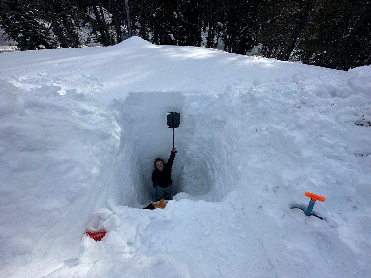 A successful field campaign. Thanks everyone for the hard work sampling this year deep snowpack! <a href="/UCB_CSSL/">UC Berkeley Central Sierra Snow Lab</a> <a href="/NASAJPL/">NASA JPL</a>