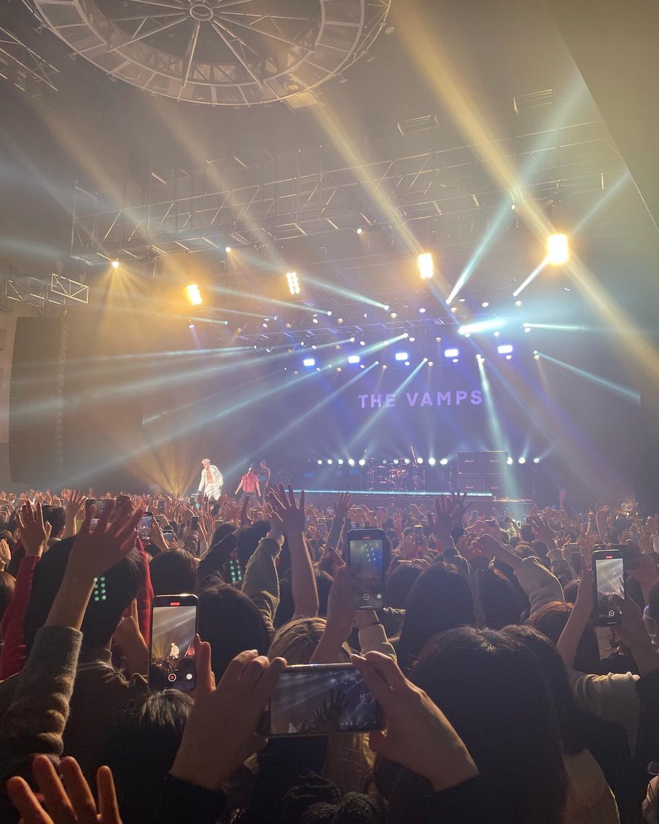 Sakukibo_'s tweet photo. #TheVamps来日

大阪公演最高でした🌸
https://t.co/oqDVcsaddW https://t.co/SDU0ac7rCI