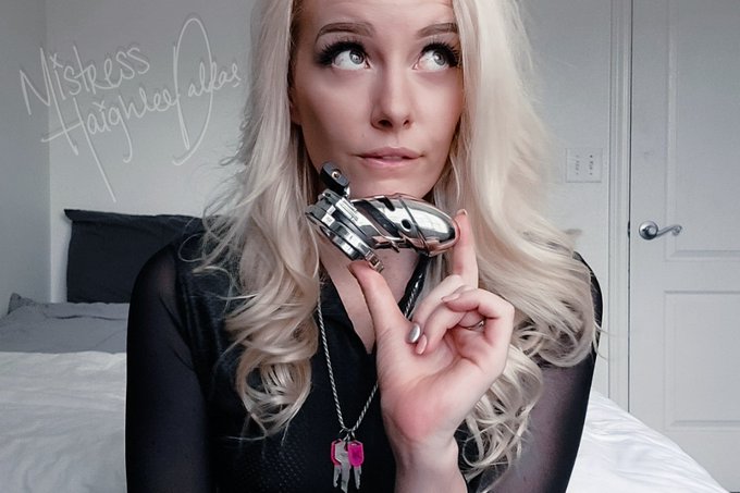 Setting up #chastity tasks for my next live on @chaturbate 😈 https://t.co/N62oRhALj6<a href="/tag/chastity"class="tags">#chastity</a>