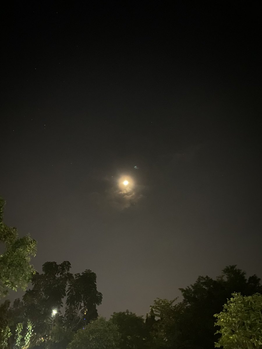 jaringan <a href="/indosat/">Indosat Ooredoo Hutchison</a> sialan bgt malem ini, mana gabut gbsa nnton netflix gue jdinya😵‍💫