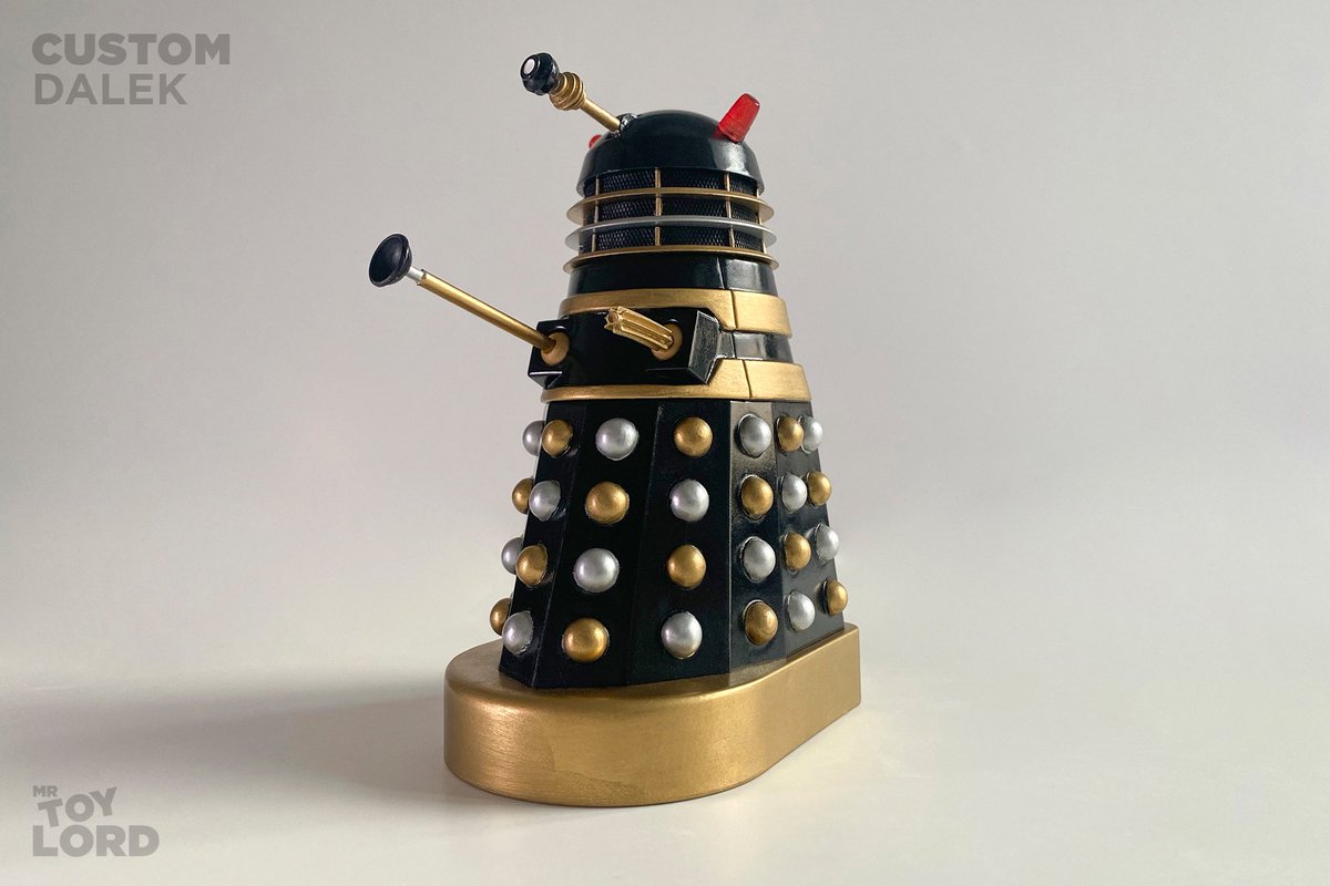MrToyLord's tweet photo. CUSTOM DALEK
Here’s a better look at my Dalek Leader from the first Dr Who film, Dr Who and the Daleks. It is a repainted #JunglesOfMechanus figure.
—
#CustomDalek #Daleks #DrWhoAndTheDaleks #DalekMovie #DoctorWho #ToyPhotography #MrToyLord #CharacterOptions https://t.co/fgUMHYlOcS