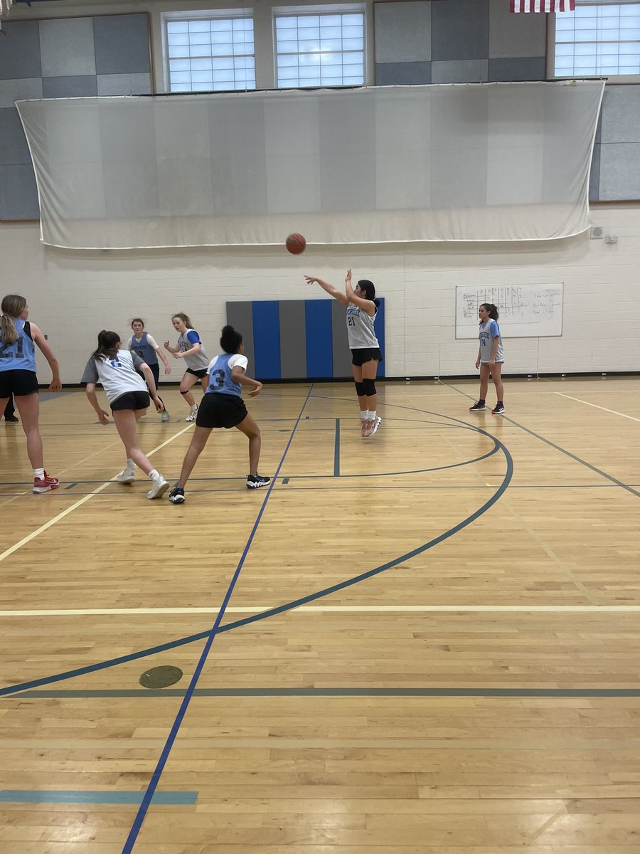 _SCMSAthletics's tweet photo. Our lady huskies finished their home season with a W! We will miss our 8th graders next year! Congratulations and we wish you the best🤍💙🐾 https://t.co/NEWl3CKx1a