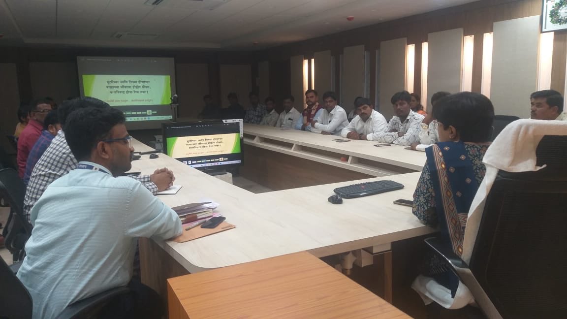 VISHALJADHAO1's tweet photo. Dt 9.2.23 under chairmanship of hon DM Parbhani Anchal Sood mam a meet on ‘Baal Vivah Mukt Parbhani’ with Caterer’s association, Canopy association, Band Association @ DM Ofc.
#MHDWCD #InfoParbhani #poshanabhiyaan https://t.co/W7r9IEijFL