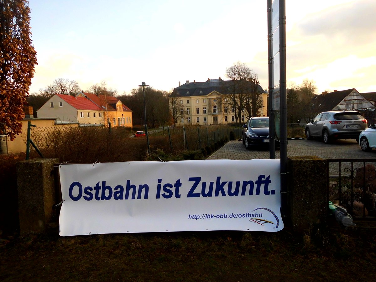 Menschen & #Wirtschaft beiderseits der #Oder brauchen eine gute, leistungsfähige #grenzüberschreitende #Infrastruktur. Dazu gehören auch die vielen besprochenen #Bahnstrecken. Der Bedarf & politische Wille ist da - nun sollte auch gebaut werden! #Ostbahn, #Berlin_Cottbus_Breslau