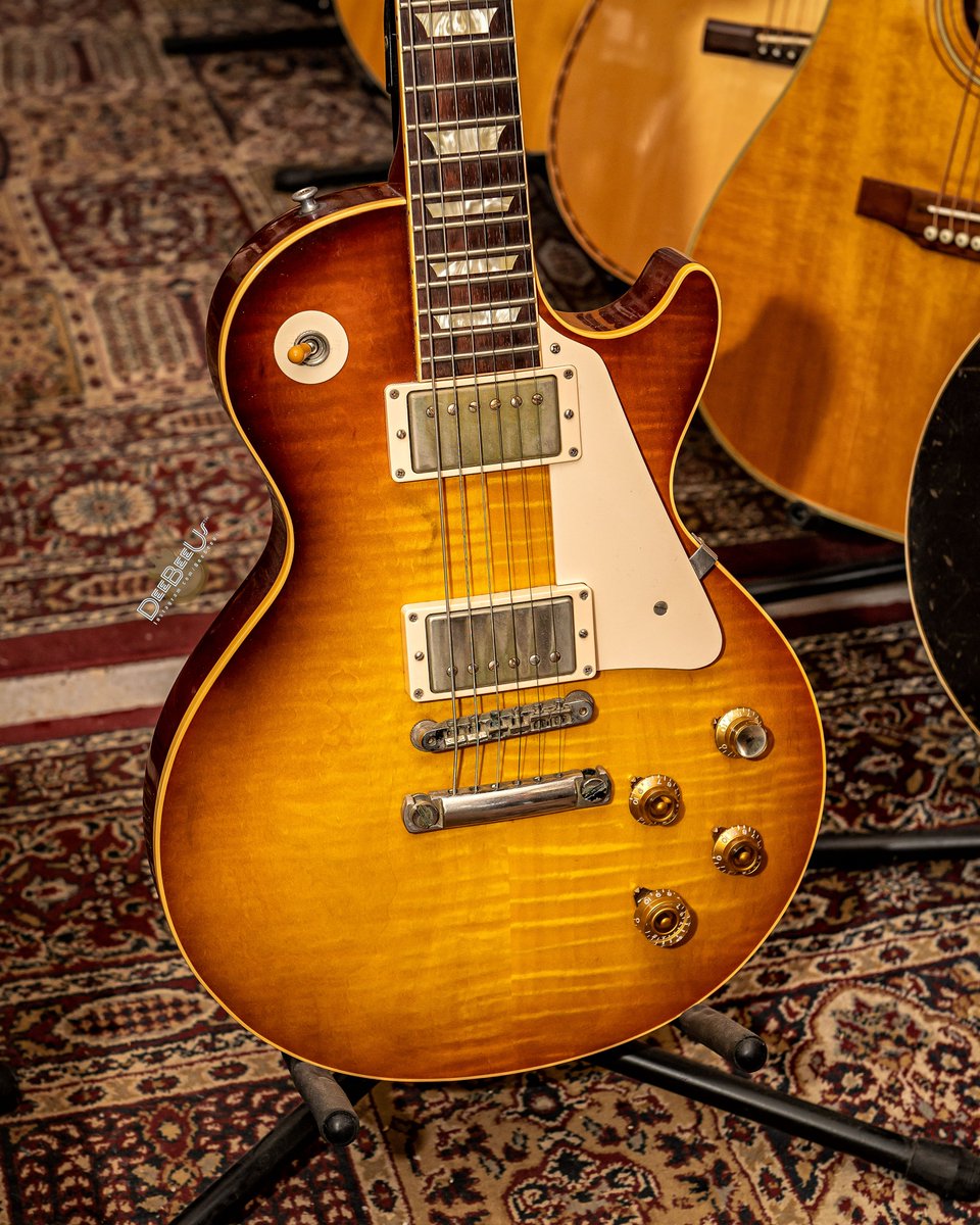 DeeBeeUs's tweet photo. #Gibson Custom #MichaelBloomfield 1959 #LesPaulStandard V.O.S., 1 of 200, spotted at @capsulemusic #Toronto.
#guitar #guitars #electricguitar #gibsoncustom #customshop #reissue #gibsonguitars #tone #guitargear #guitarsdaily #geartalk #guitargear #vintagegear #guitarphotography https://t.co/BTazAveCja